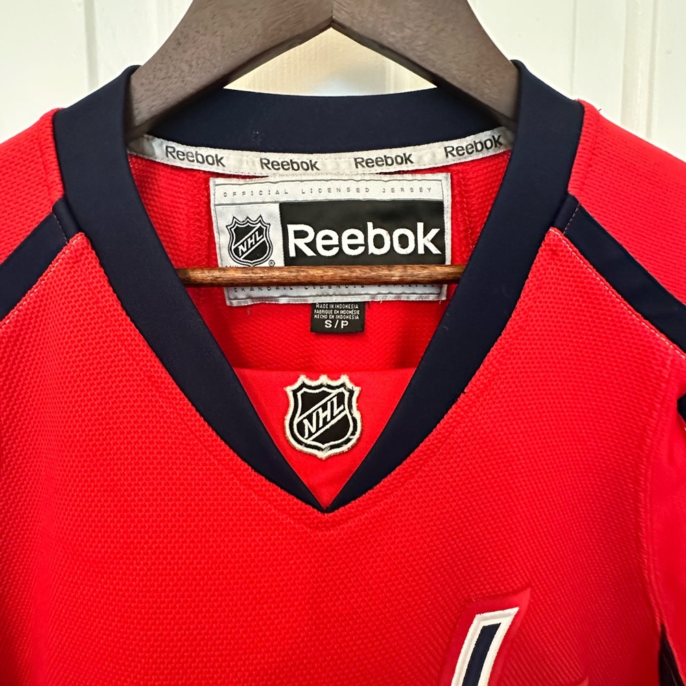 Reebok NHL Washington Capitals Red Jersey #28 Authentic Jersey Men’s Sz: Small - Picture 8 of 11